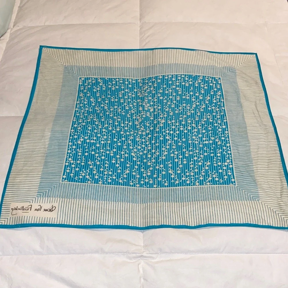 Diane Von Furstenberg Turquoise & Cream Geometric Scarf